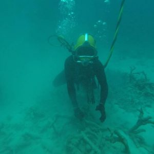 occupational divers to fill bags with coral rubble project - Commercial Marine Group