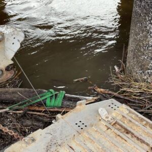 Rubbish removal and clean up - brisbane floods - Commercial Marine Group